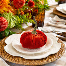 Load image into Gallery viewer, WHITE CABBAGE SALAD PLATE S/4