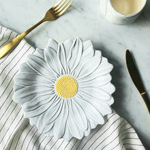 Load image into Gallery viewer, Maria Flor White Daisy Salad Plates s/4