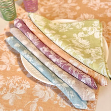 Load image into Gallery viewer, White Bloom Table Runner