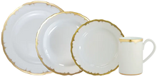 Load image into Gallery viewer, Chelsea Feather Gold Dinner Plate
