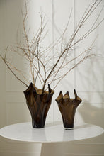 Load image into Gallery viewer, PEAKED GLASS VASE
