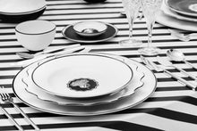 Load image into Gallery viewer, Herbariae Dinner Plates S/4
